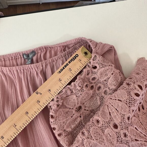 Charlotte Russe Dusty Pink Off Shoulder Eyelet Short Sleeve CropTop Blouse Small - Picture 12 of 13